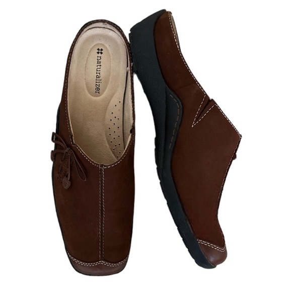 Naturalizer “Detail” Comfort Mules Suede Leather Slip On Mules 8.5 Wide Women’s - Picture 1 of 16